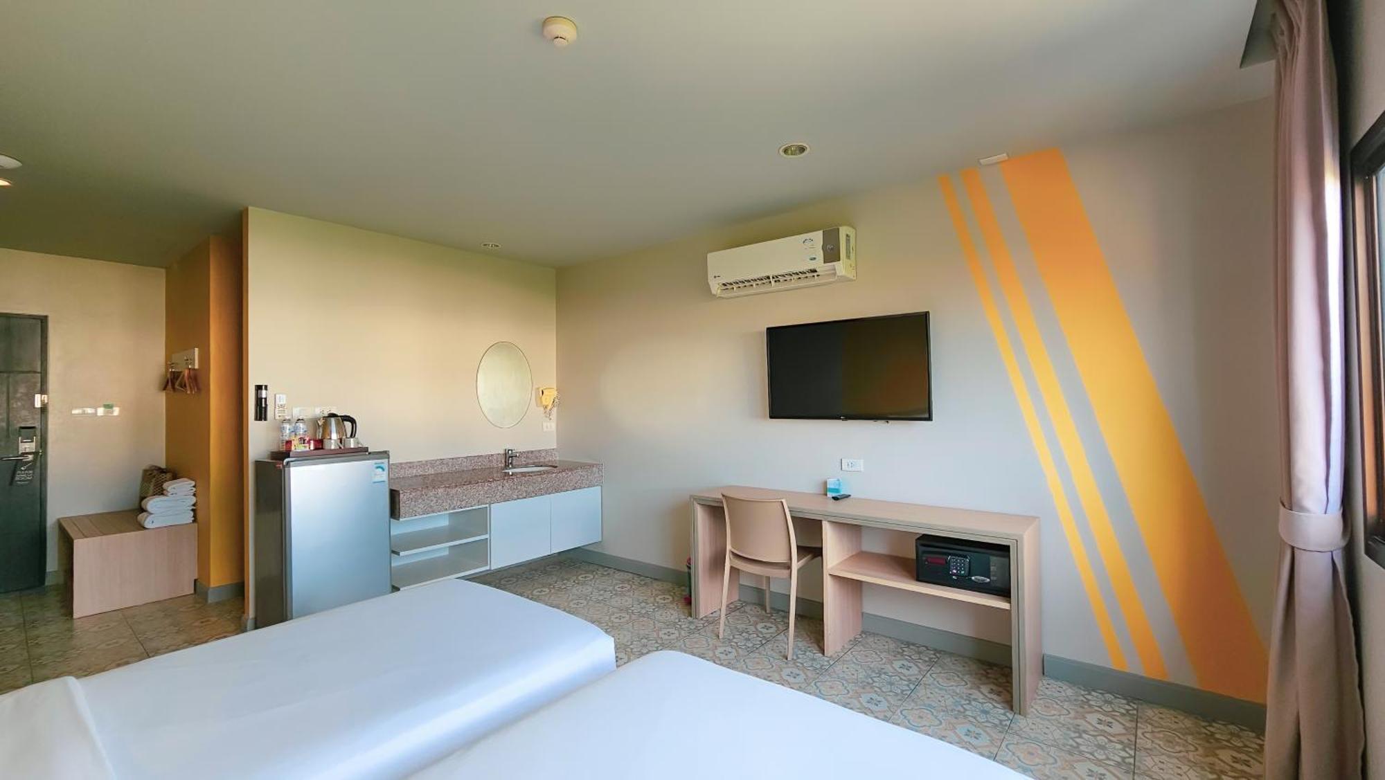 Recenta Suite Phuket Suanluang Экстерьер фото
