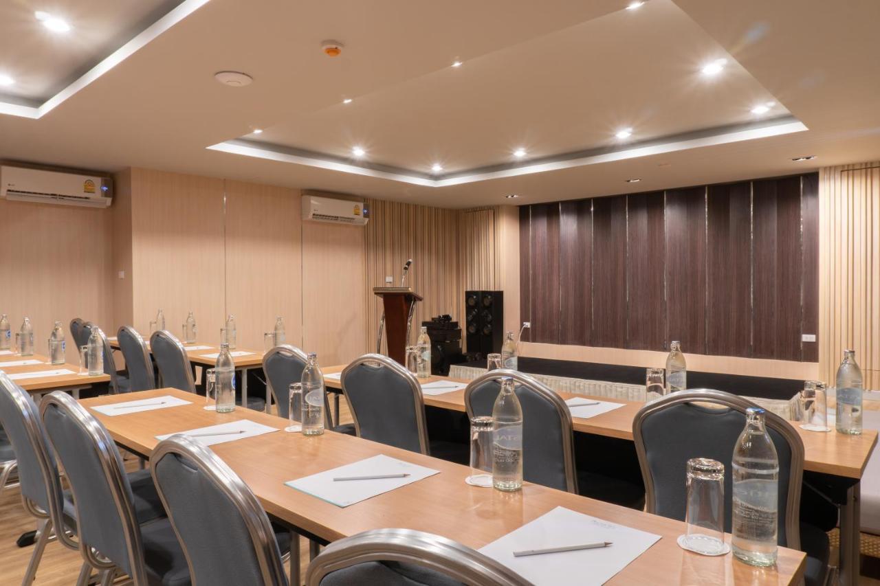 Recenta Suite Phuket Suanluang Экстерьер фото
